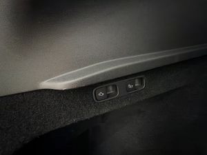 Tesla Model Y bild 31