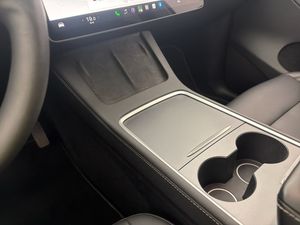 Tesla Model Y bild 18