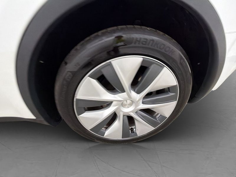 Tesla Model Y bild 34