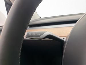 Tesla Model Y bild 14