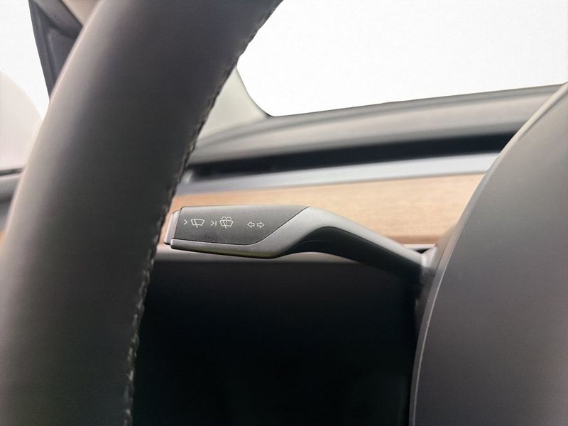 Tesla Model Y bild 14
