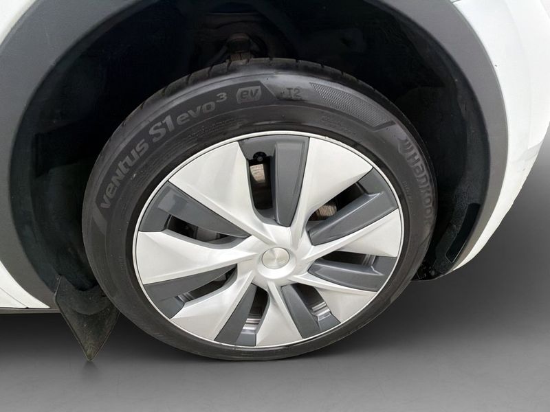 Tesla Model Y bild 36