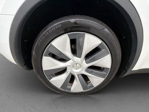 Tesla Model Y bild 35
