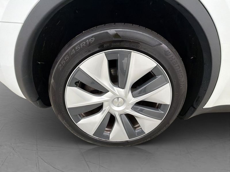 Tesla Model Y bild 35