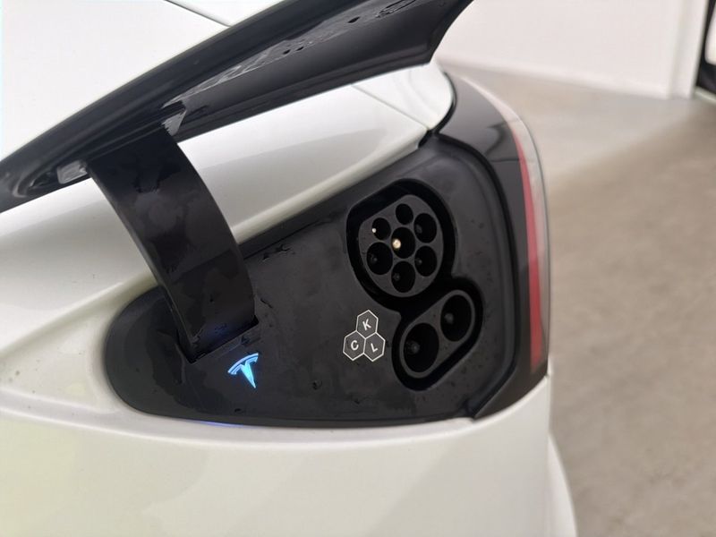 Tesla Model Y bild 32
