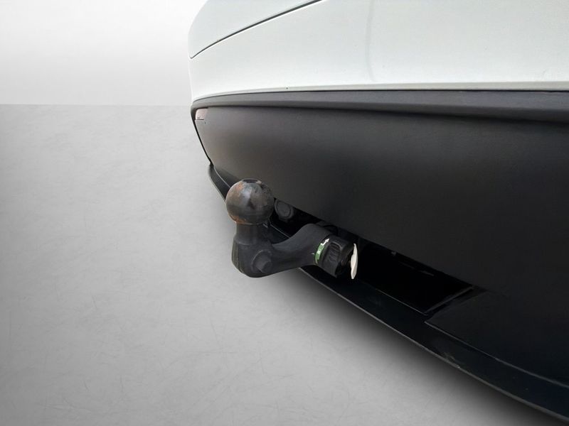 Tesla Model Y bild 10