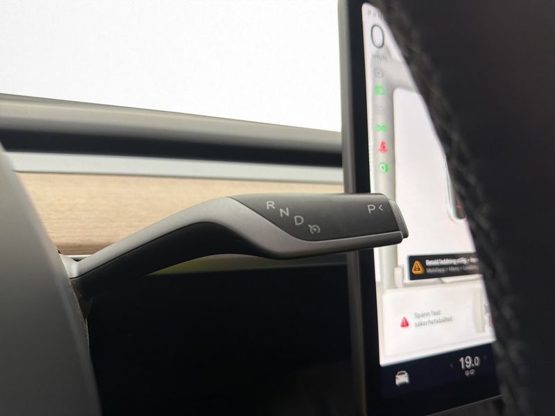 Tesla Model Y bild 17