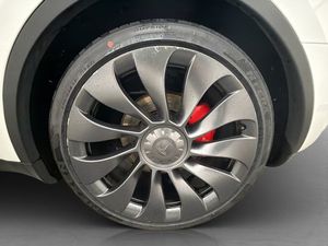 Tesla Model Y bild 36