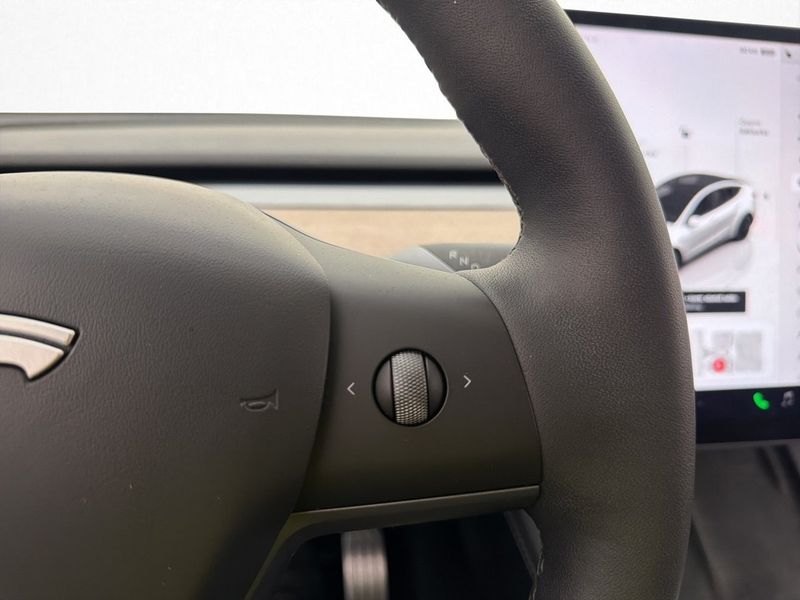 Tesla Model Y bild 18