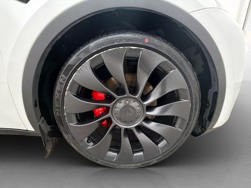 Tesla Model Y bild 37