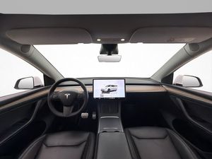 Tesla Model Y bild 14