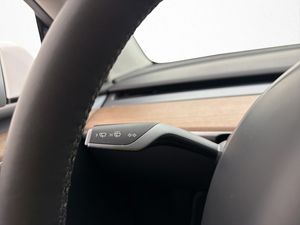 Tesla Model Y bild 16