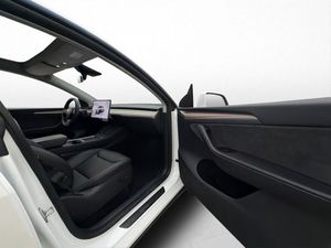 Tesla Model Y bild 29