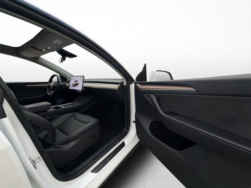 Tesla Model Y bild 29