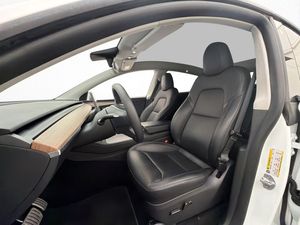Tesla Model Y bild 12