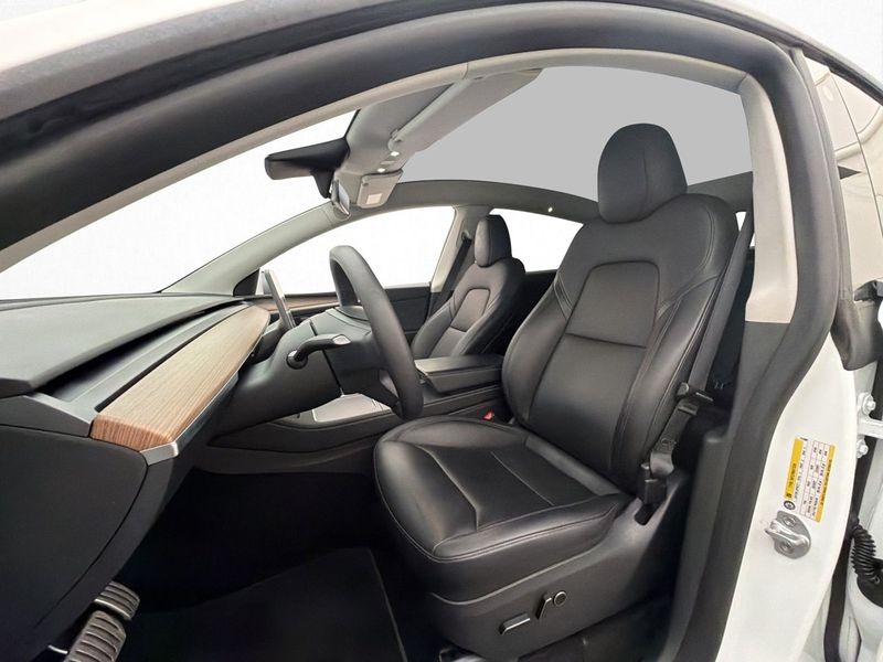 Tesla Model Y bild 12