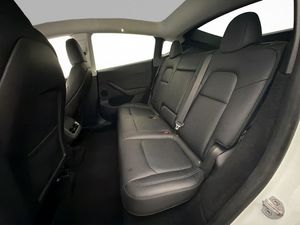 Tesla Model Y bild 30