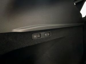 Tesla Model Y bild 32