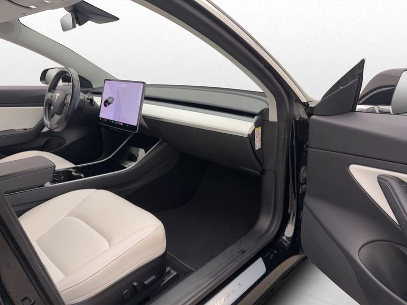 Tesla Model 3 bild 16