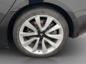 Tesla Model 3 bild 31