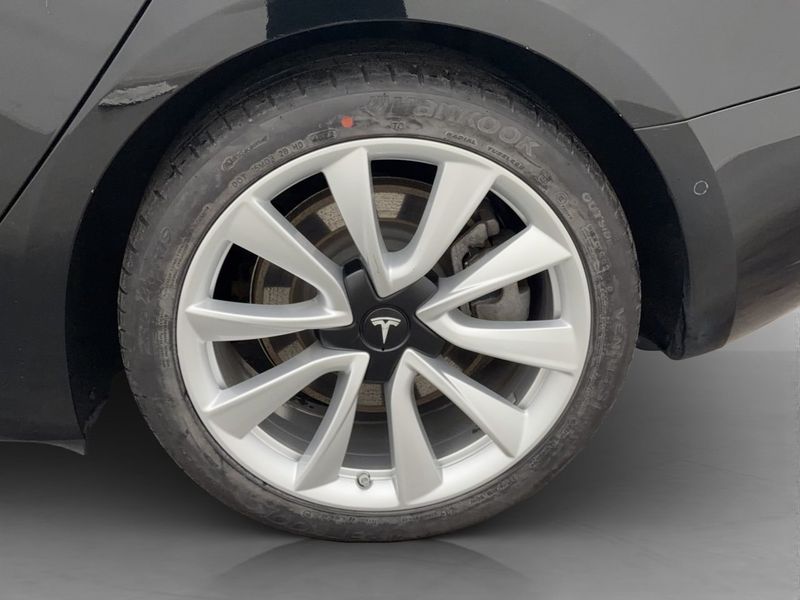 Tesla Model 3 bild 31