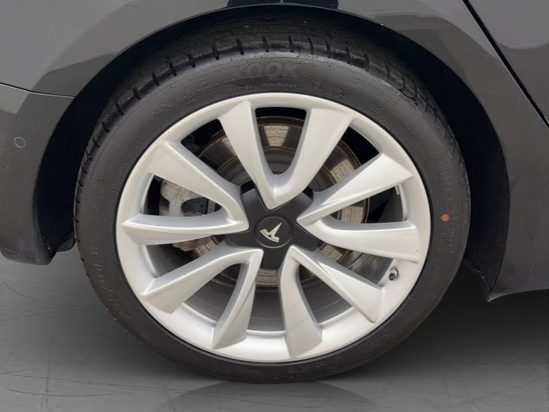 Tesla Model 3 bild 32