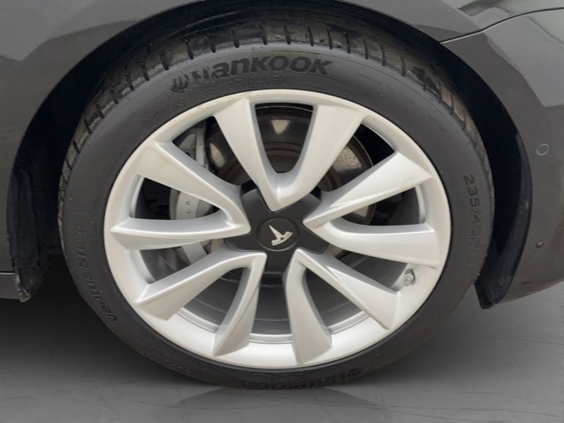 Tesla Model 3 bild 33
