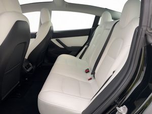Tesla Model 3 bild 17