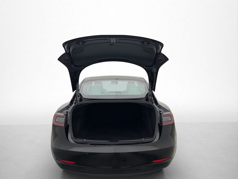 Tesla Model 3 bild 29
