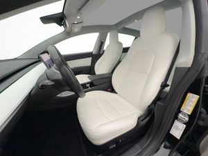 Tesla Model 3 bild 12