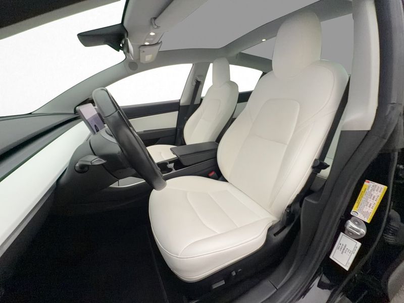 Tesla Model 3 bild 12