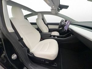 Tesla Model 3 bild 15