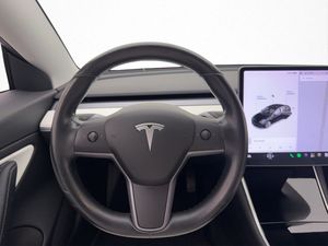 Tesla Model 3 bild 14