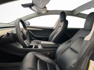 Tesla Model 3 bild 12