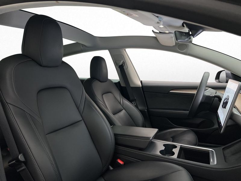Tesla Model 3 bild 25
