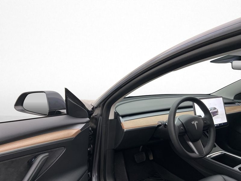 Tesla Model 3 bild 11