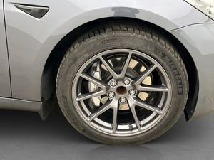 Tesla Model 3 bild 32