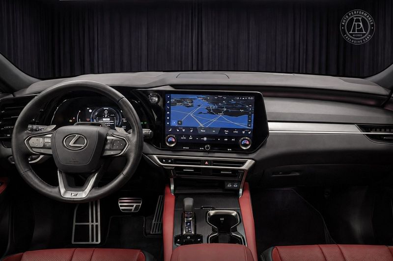 Lexus RX bild 8