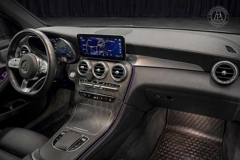 Mercedes GLC300 bild 9