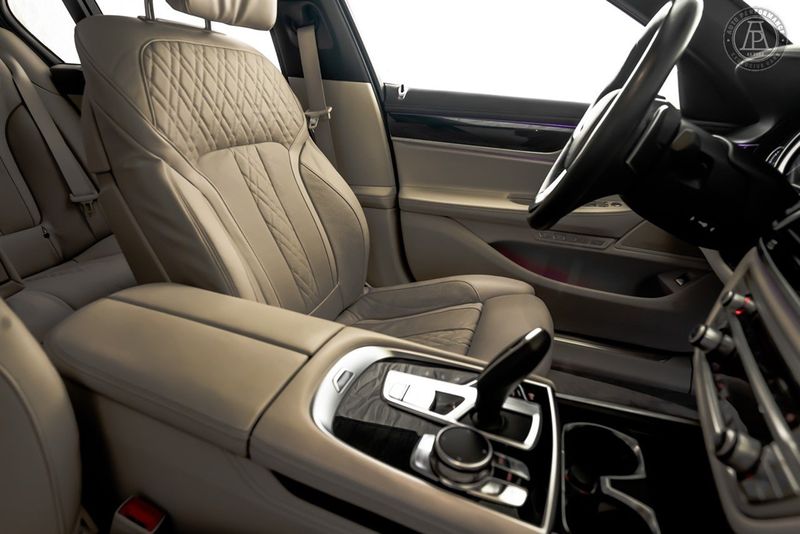 BMW 750 bild 7