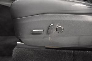 Tesla Model Y bild 16