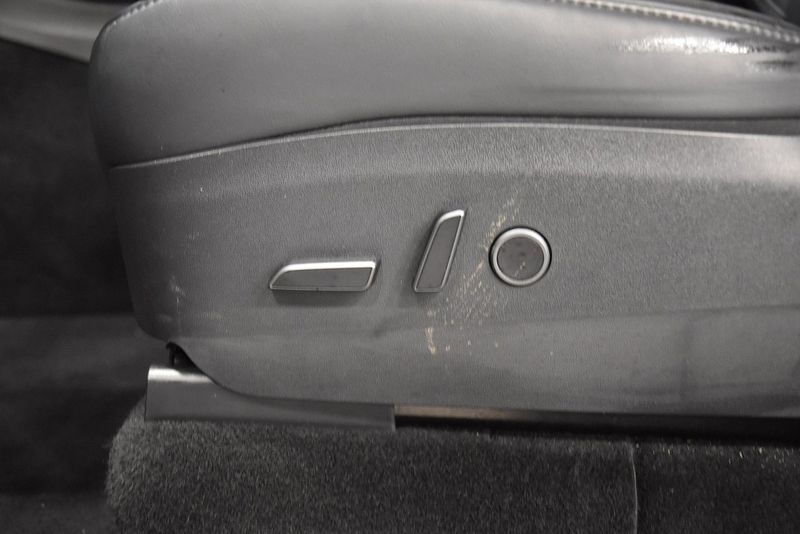 Tesla Model Y bild 16