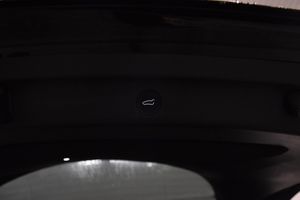 Tesla Model Y bild 25