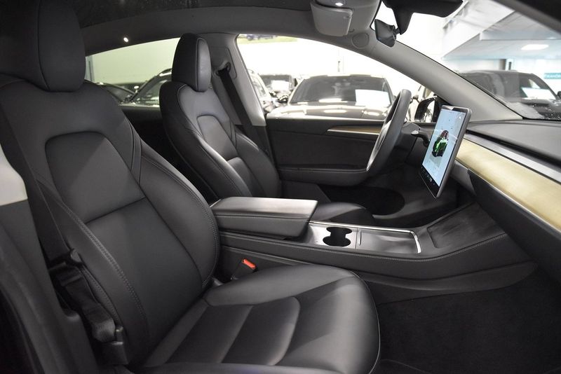 Tesla Model Y bild 12