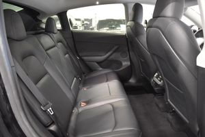Tesla Model Y bild 14
