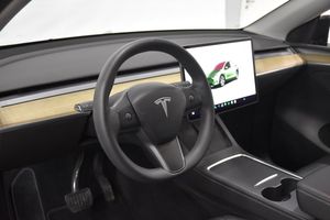 Tesla Model Y bild 9