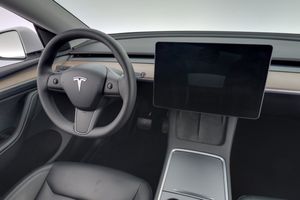 Tesla Model Y bild 15