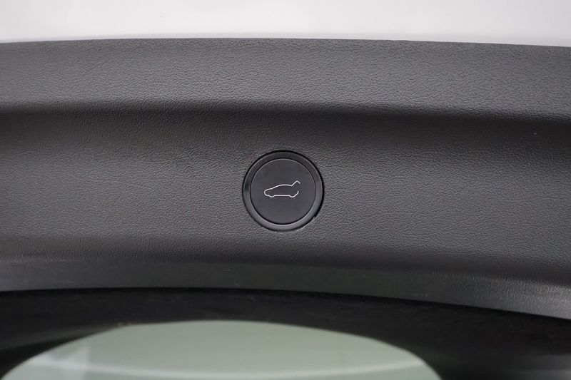 Tesla Model Y bild 26