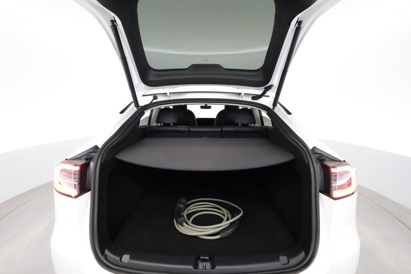 Tesla Model Y bild 25