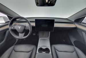 Tesla Model Y bild 13